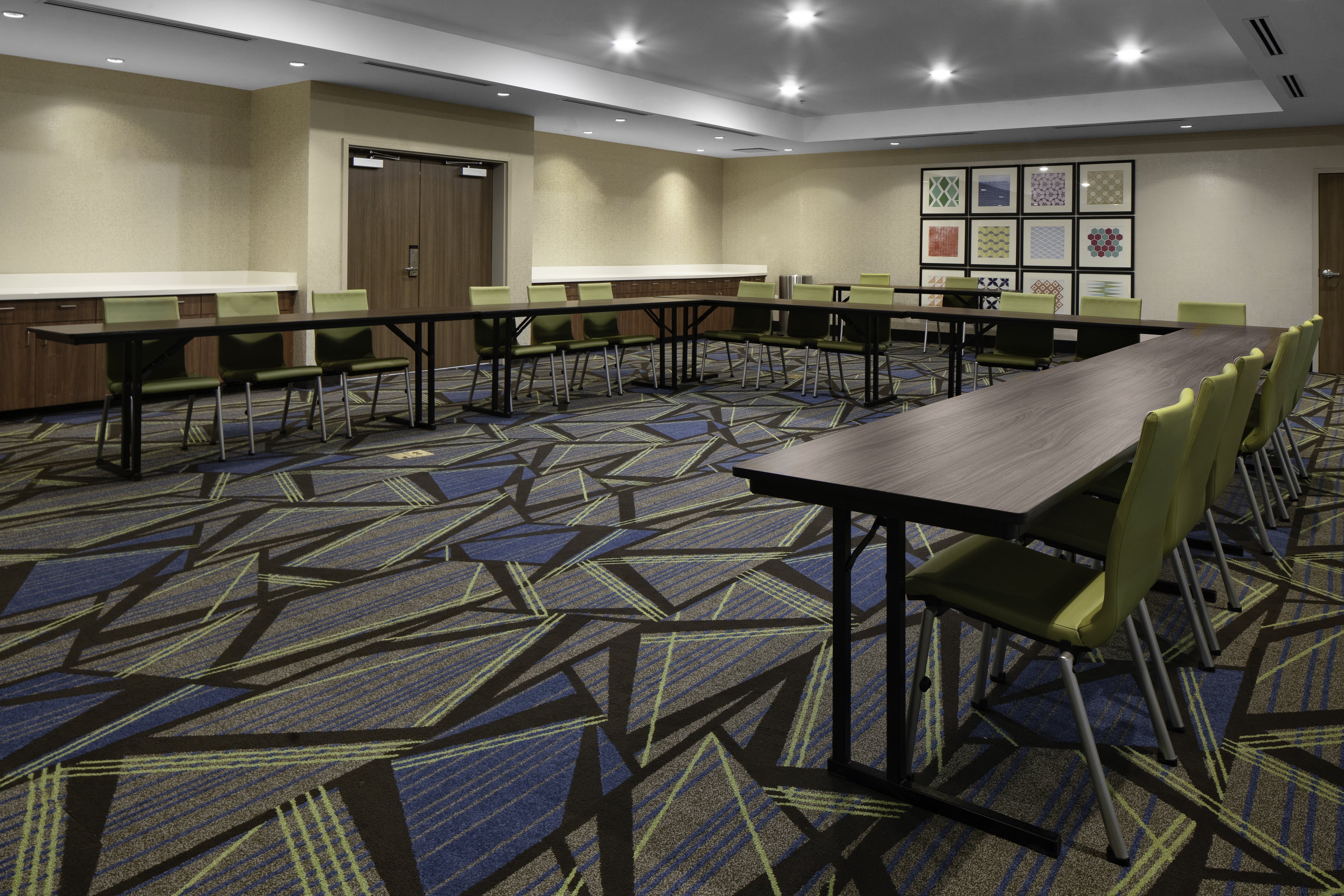Holiday Inn Express & Suites Griffin 54/60