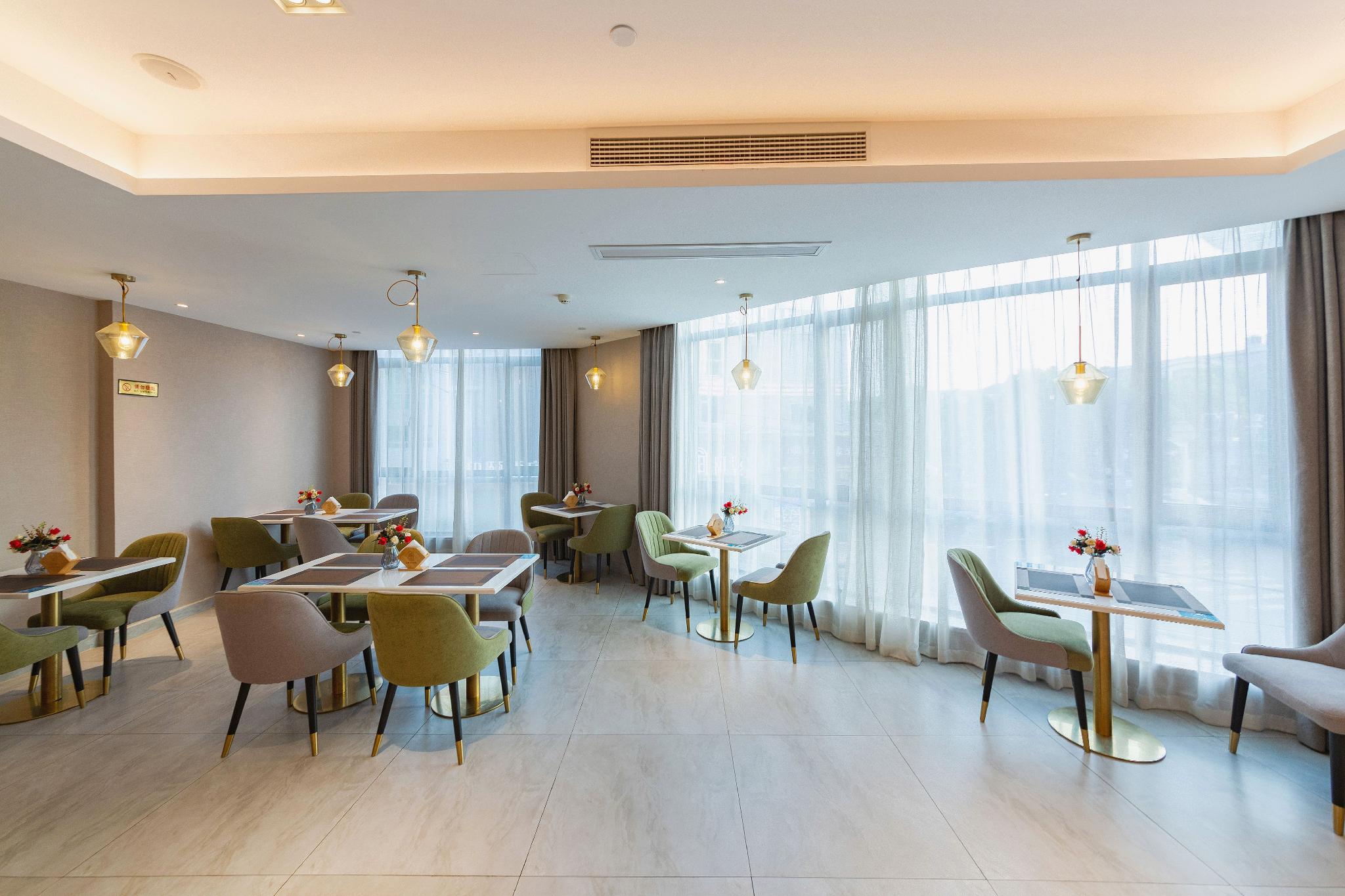 Yitem (Shanghai Hongqiao International Exhibition Center Beiqing Highway) 34/49