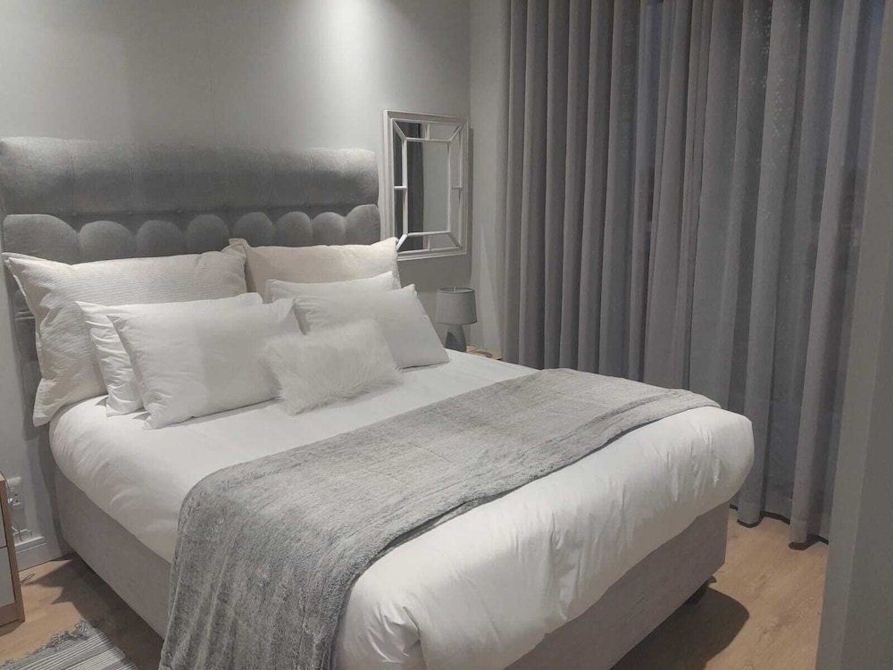 Ellipse Executive Apartment 21/50