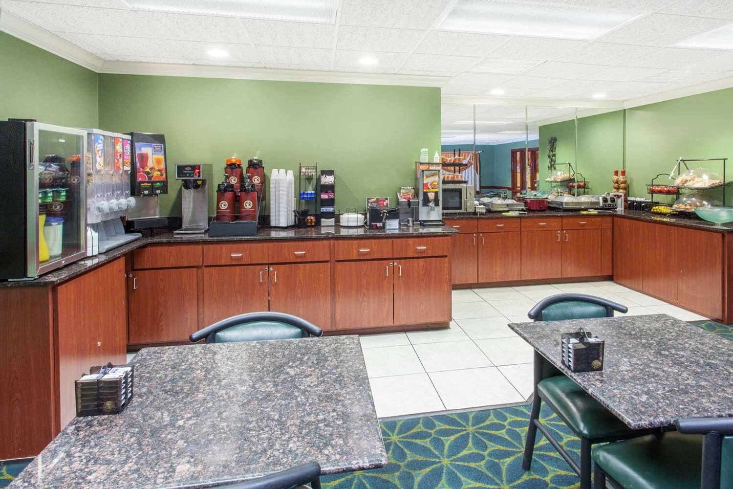 Baymont by Wyndham Decatur IL North 25/28