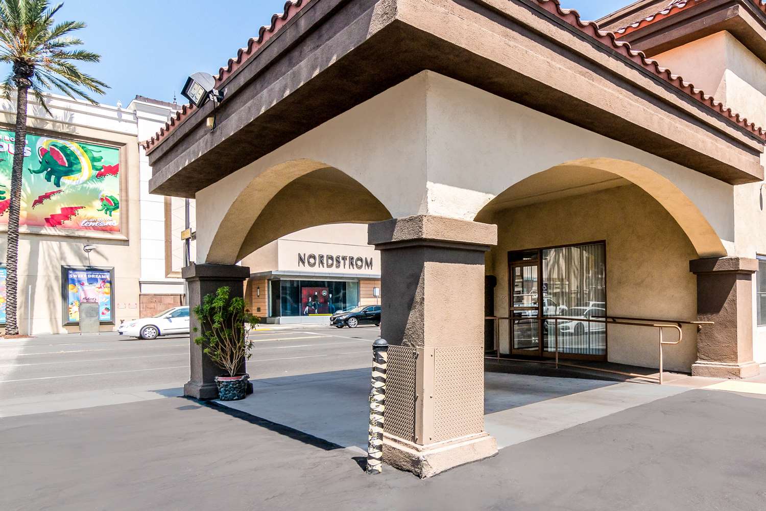 Rodeway Inn Regalodge Glendale CA 23/23