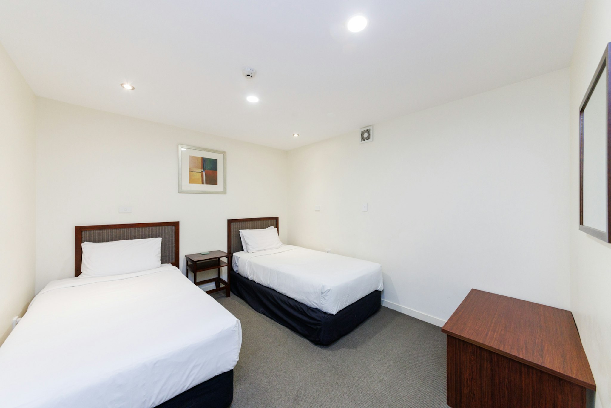 Fitzherbert Regency Motor Lodge 34/46
