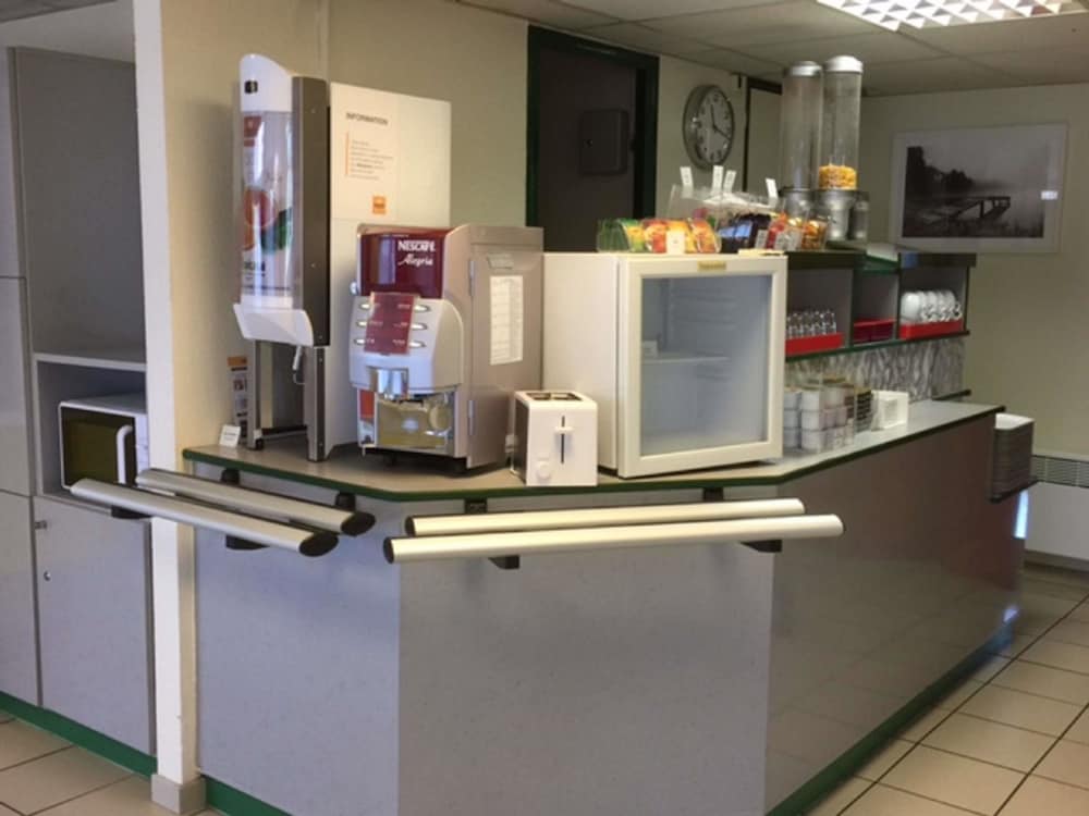 Premiere Classe Niort Est - La Creche 22/45