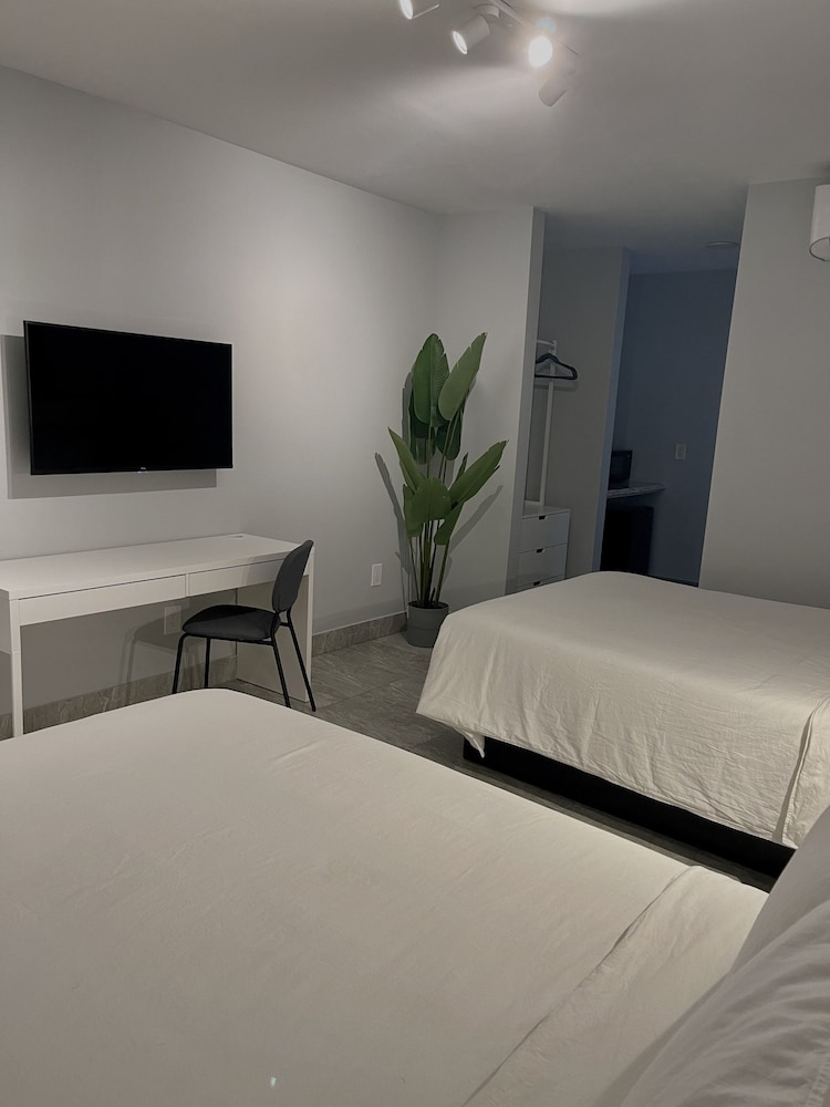 Up Midtown (ex. Wishes Hotel Biscayne) 15/55