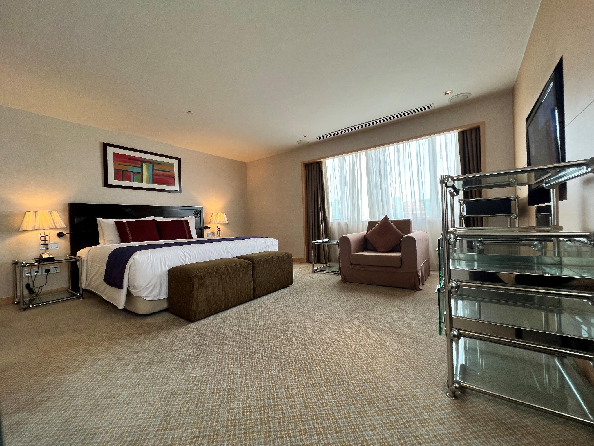 PREMIER, SUITE