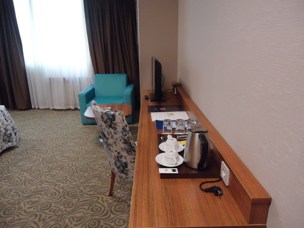 Golden Lounge Hotel 24/42