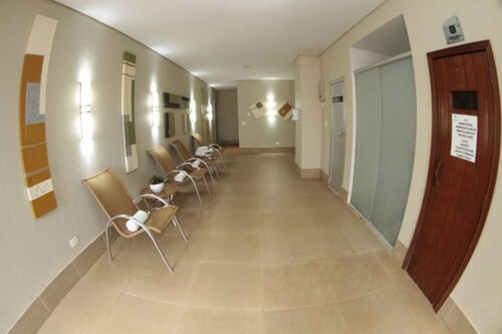Hotel Metropole Maringa 37/69