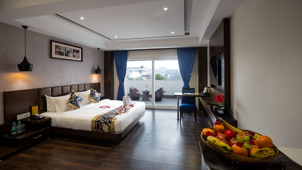 Hotel Saffron Crest 14/40
