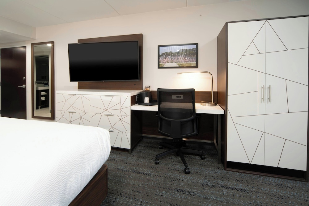 Four Points by Sheraton Fayetteville Fort Liberty 30/41
