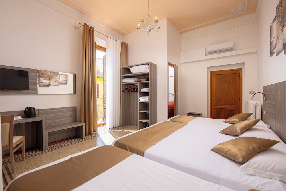 Astrid Hotel 14/74