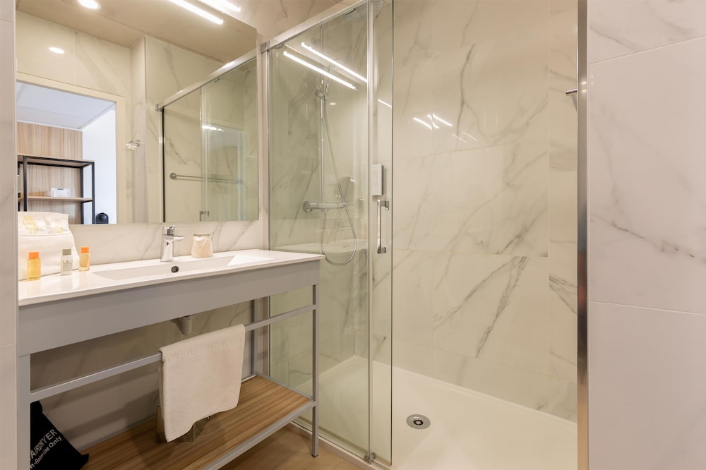 Golden Tulip Martigues Provence 43/43