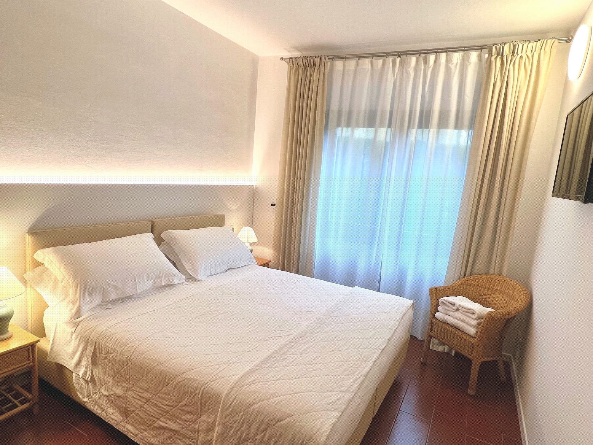 1 Bedroom, Apartment, Twin Beds, Sofa, Garden Area