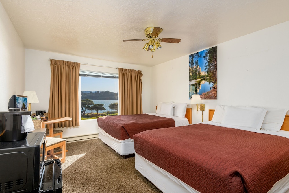 Room, 2 Queen Beds, Bay View, Pet Friendly, Patio