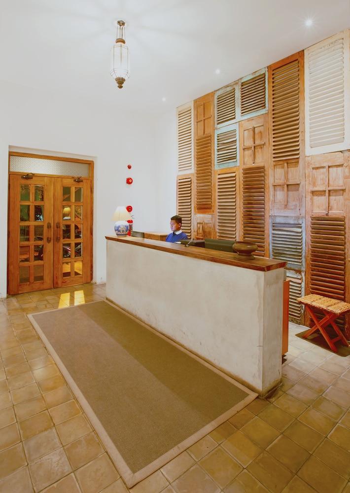 Adhisthana Hotel 6/69
