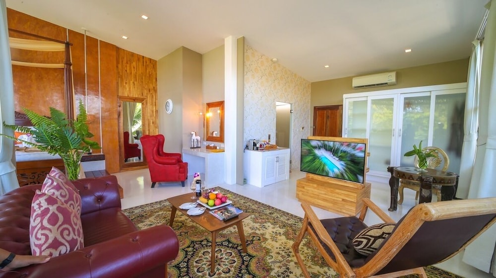 Summer Luxury Beach Resort and Spa 50/71