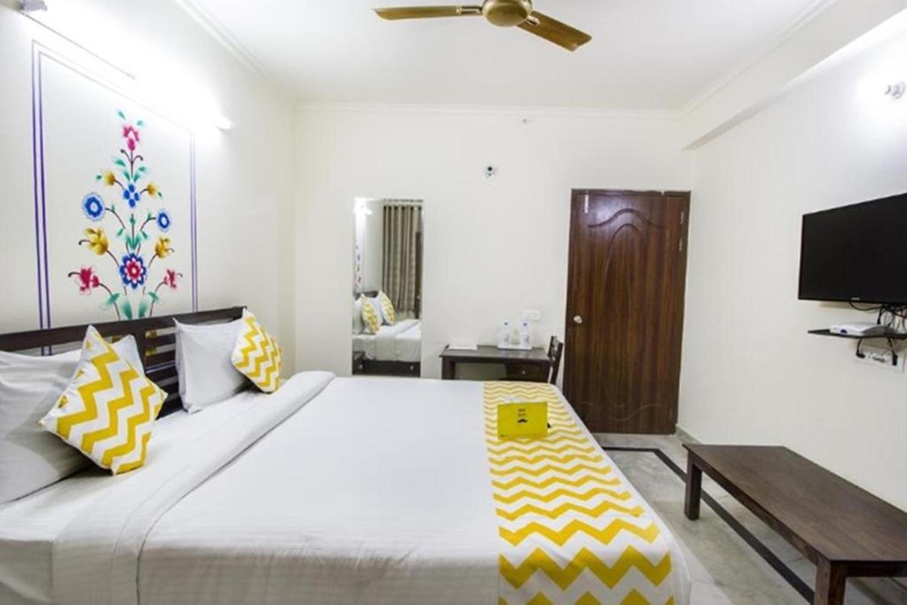 Fabhotel Dior Pink City