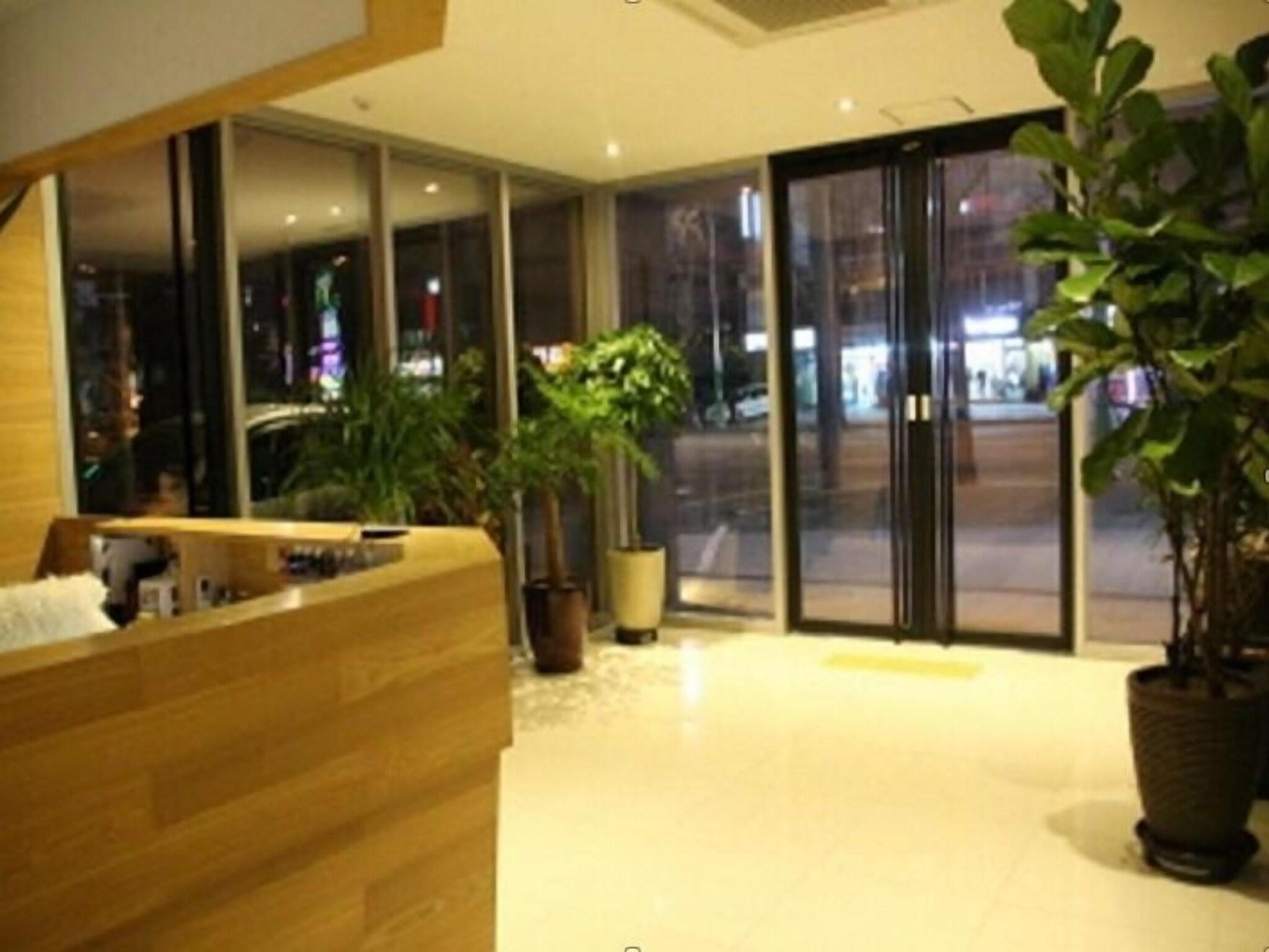 LAVILLA HOTEL 8/22