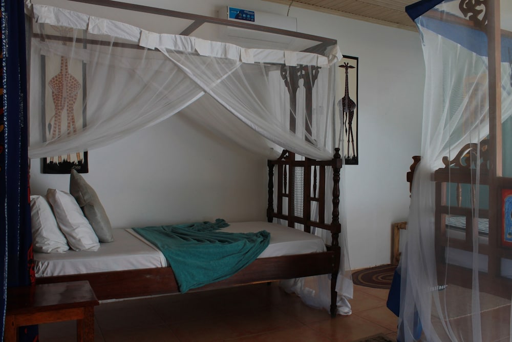 FAMILY, DOUBLE OR TWIN BED