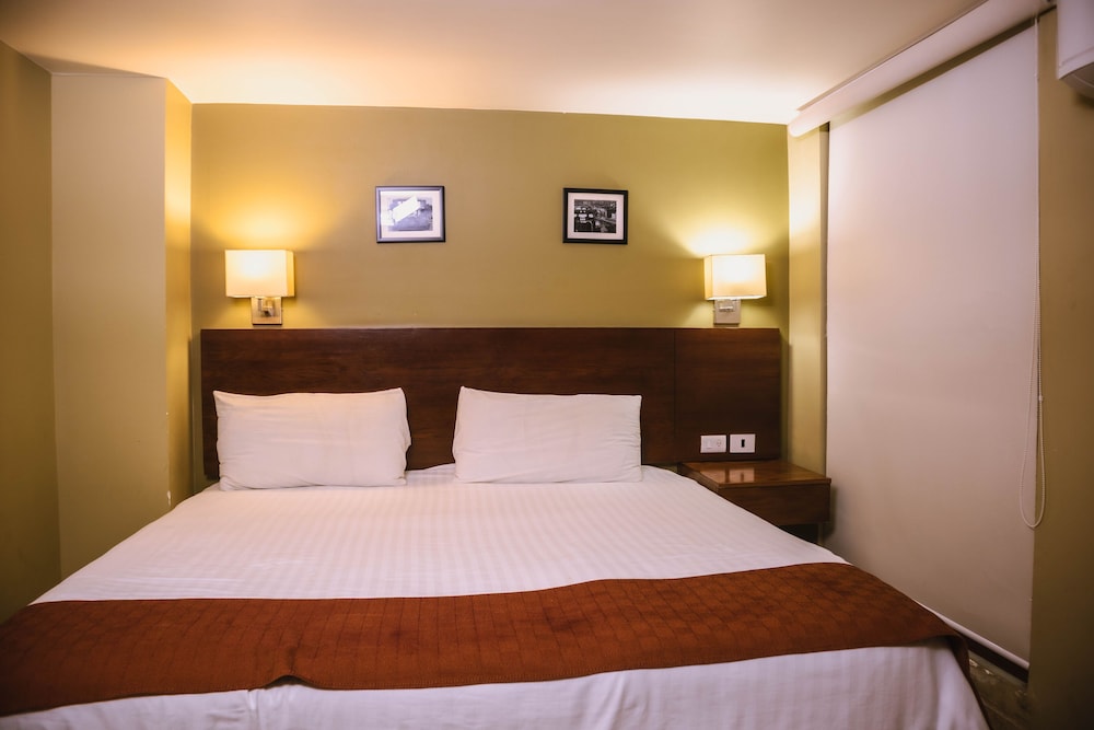 Hotel Posada Del Virrey 4/36