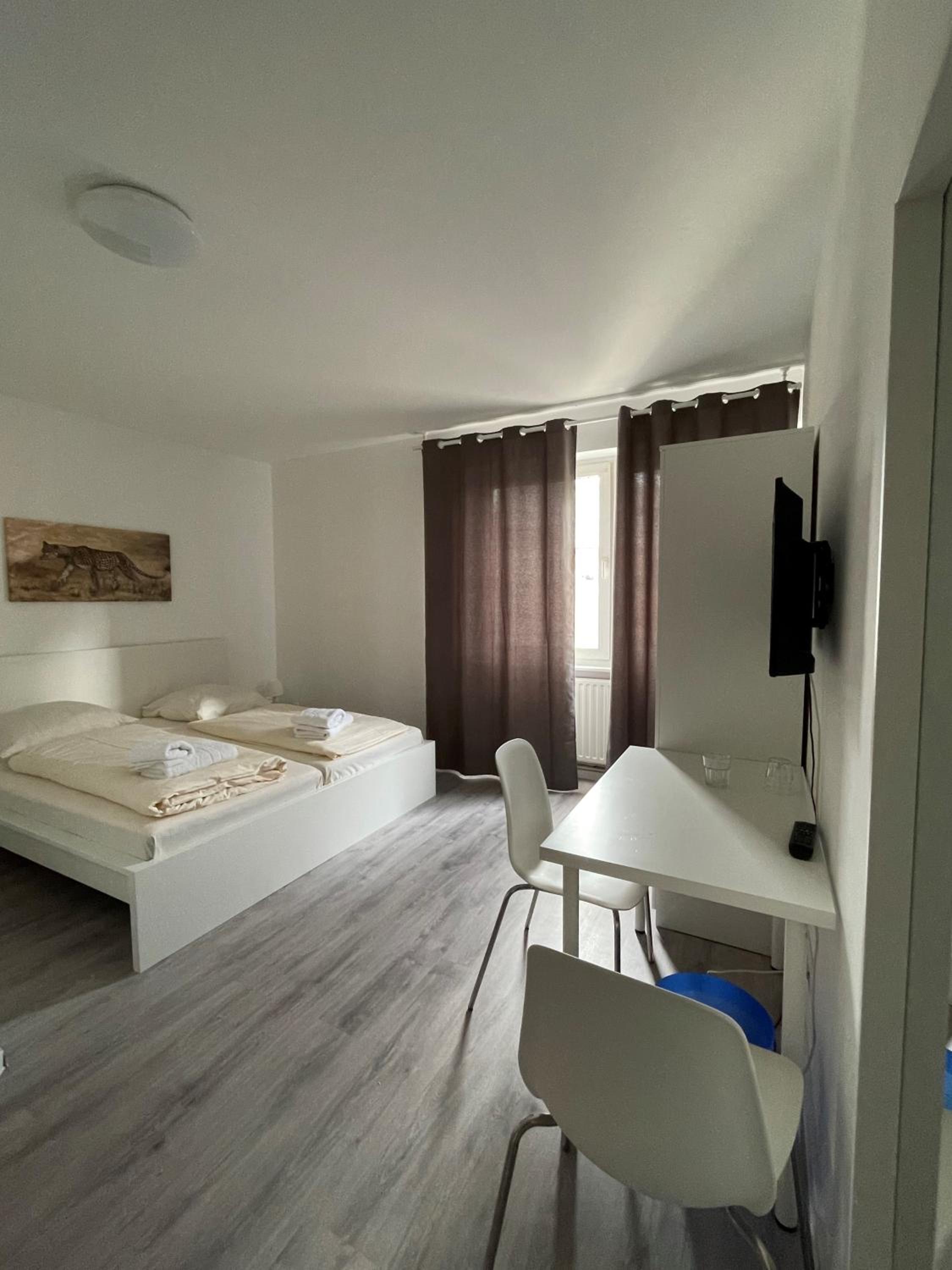 Hotel Tyros am Weidendamm 20/35