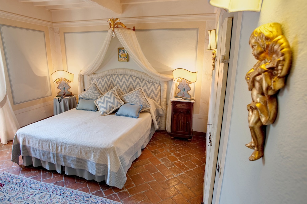 Il Falconiere 30/83