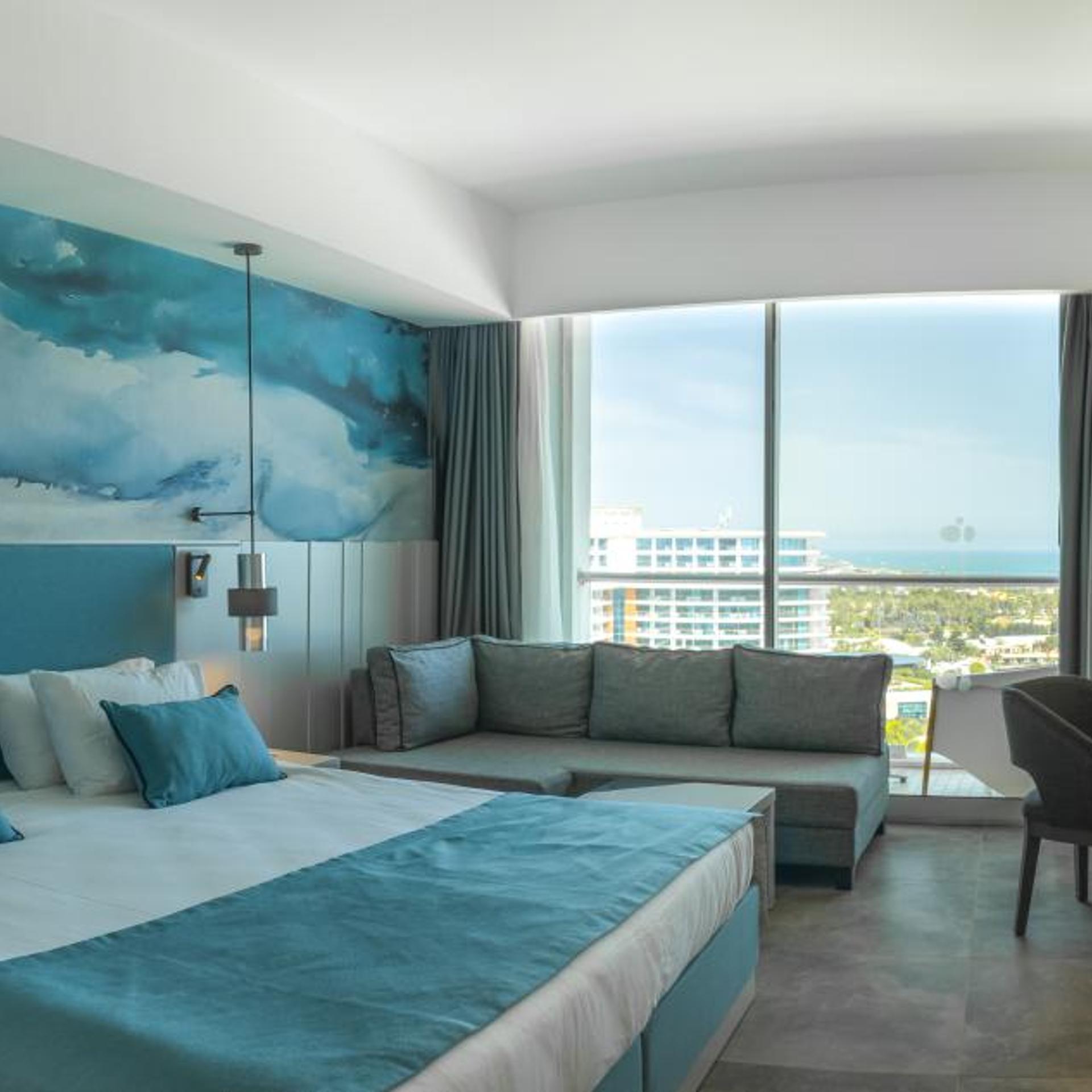 Room, Double or Twin Bed, Lateral Side Sea View