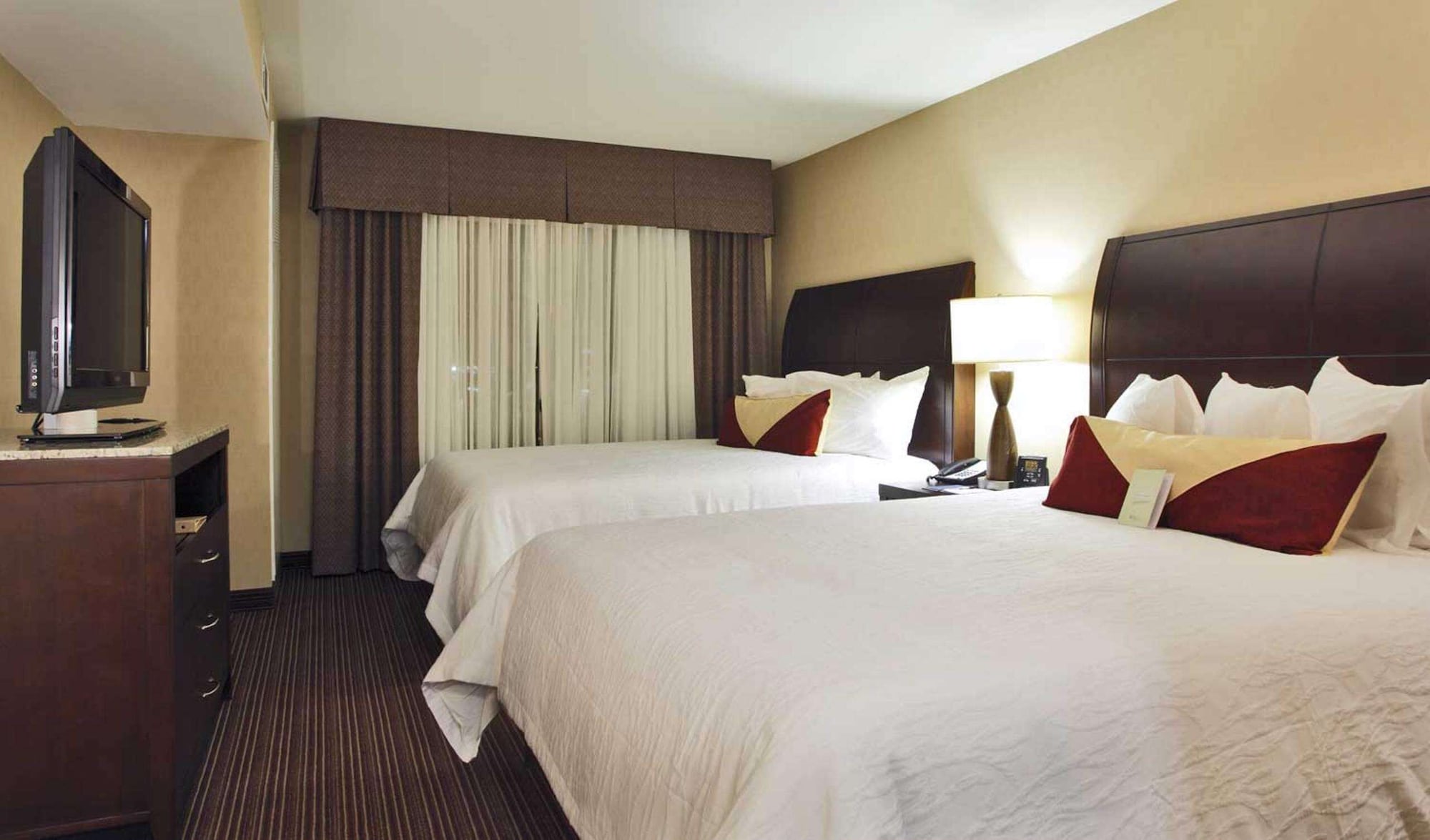 Evolution, 2 Queen Beds
