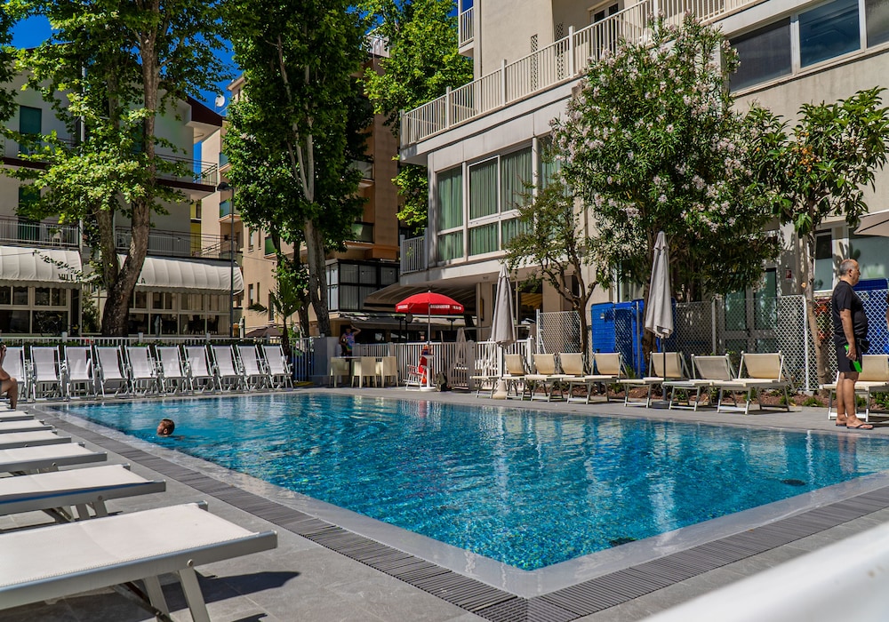 Hotel Aiglon 70/73