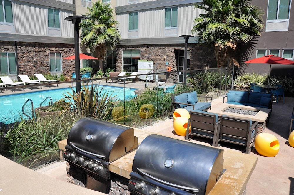 Home2 Suites by Hilton Temecula, CA 5/50