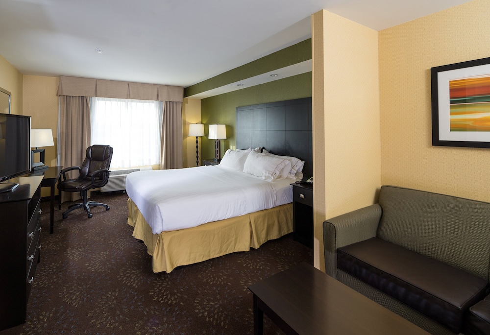 Standard, 2 Queen Beds, Accessible, Holiday Inn Express Hotel And Suites Detroit North Troy 2/2