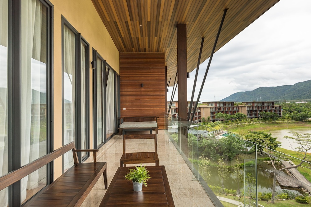 Atta Lakeside Resort Suite 48/81