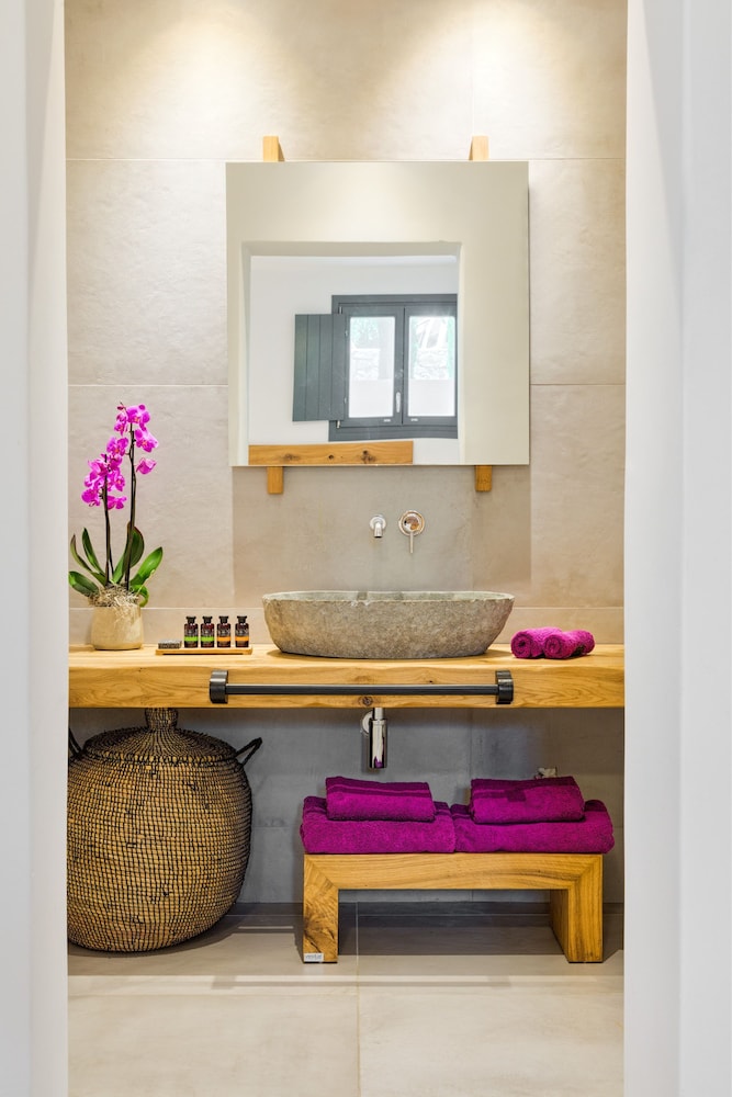 Portes Mykonos Suites And Villas 75/77