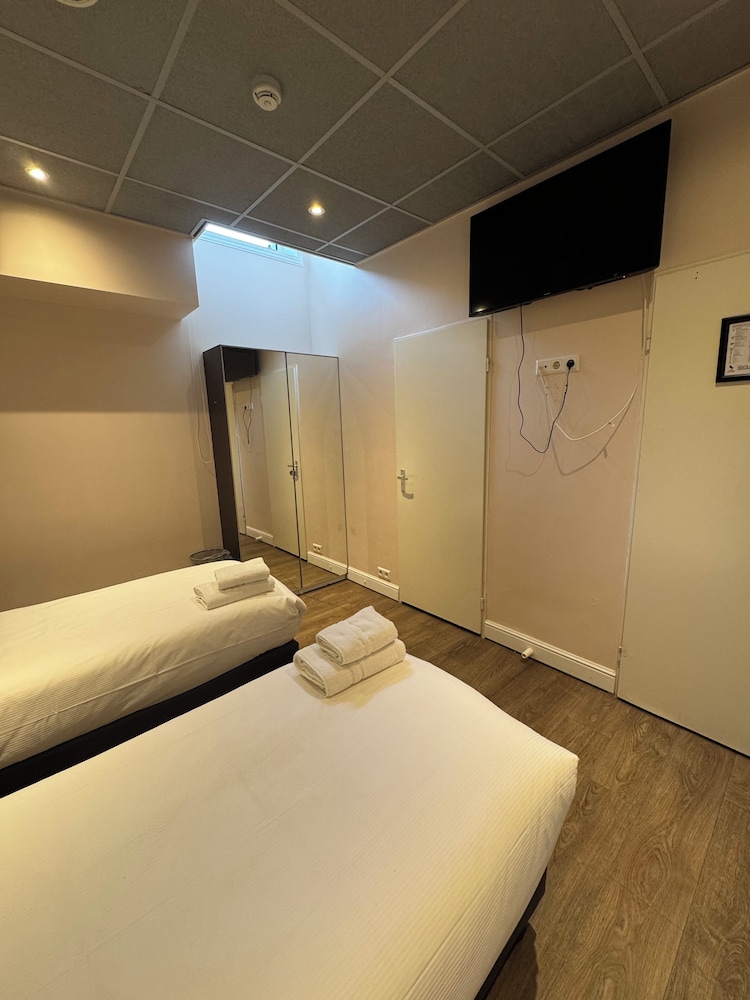 Basement, Twin Beds