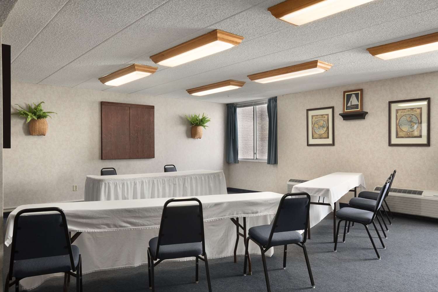 Bangor Grande Hotel and Conference Center 49/58