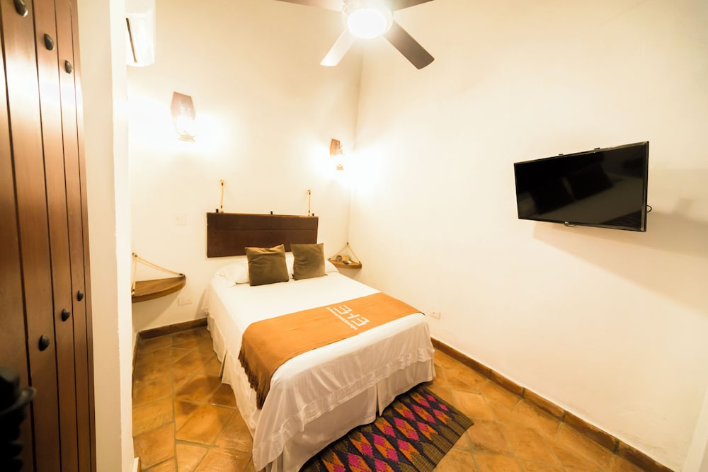 BOHEMIA HOTEL BOUTIQUE 17/50