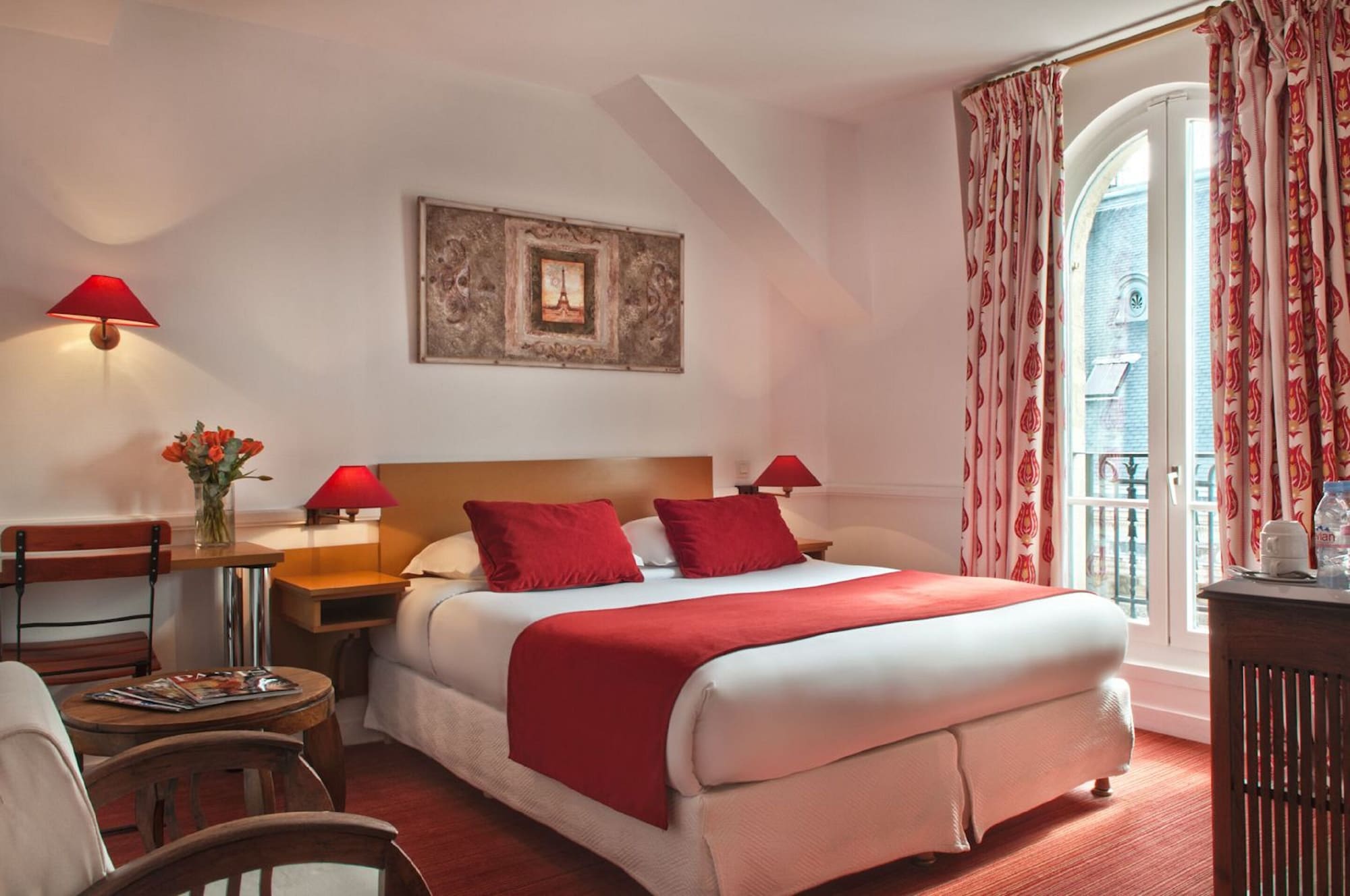 TRADITIONAL, DOUBLE BED, BATHTUB