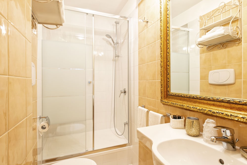 Canova Rooms 37/42