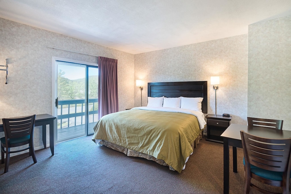 Econo Lodge Lee - Great Barrington 30/65