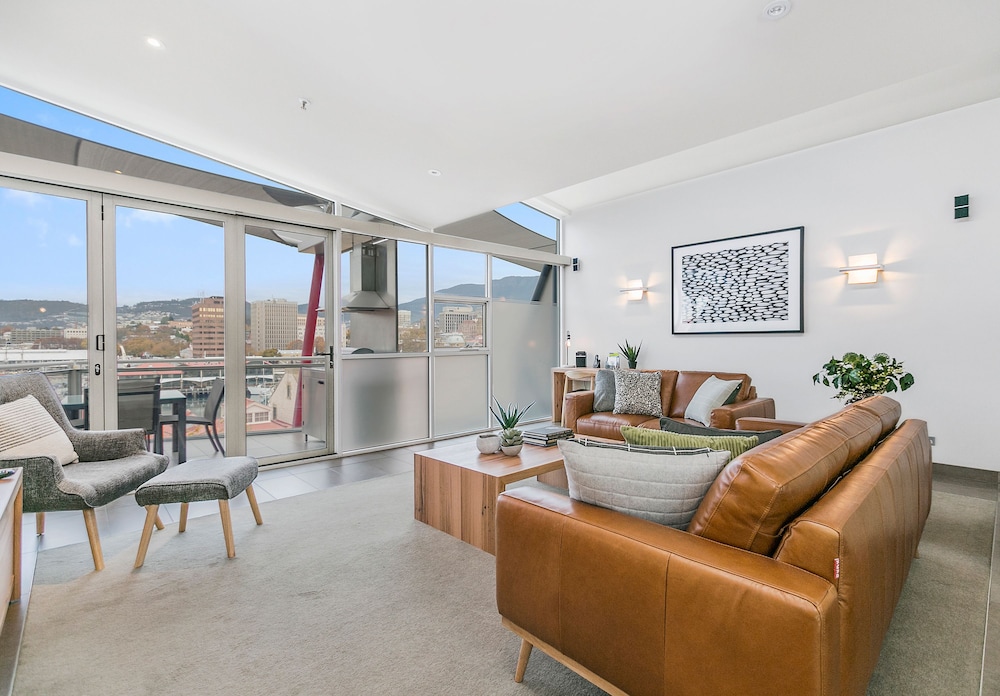 Sullivans Cove Apartments 55/79