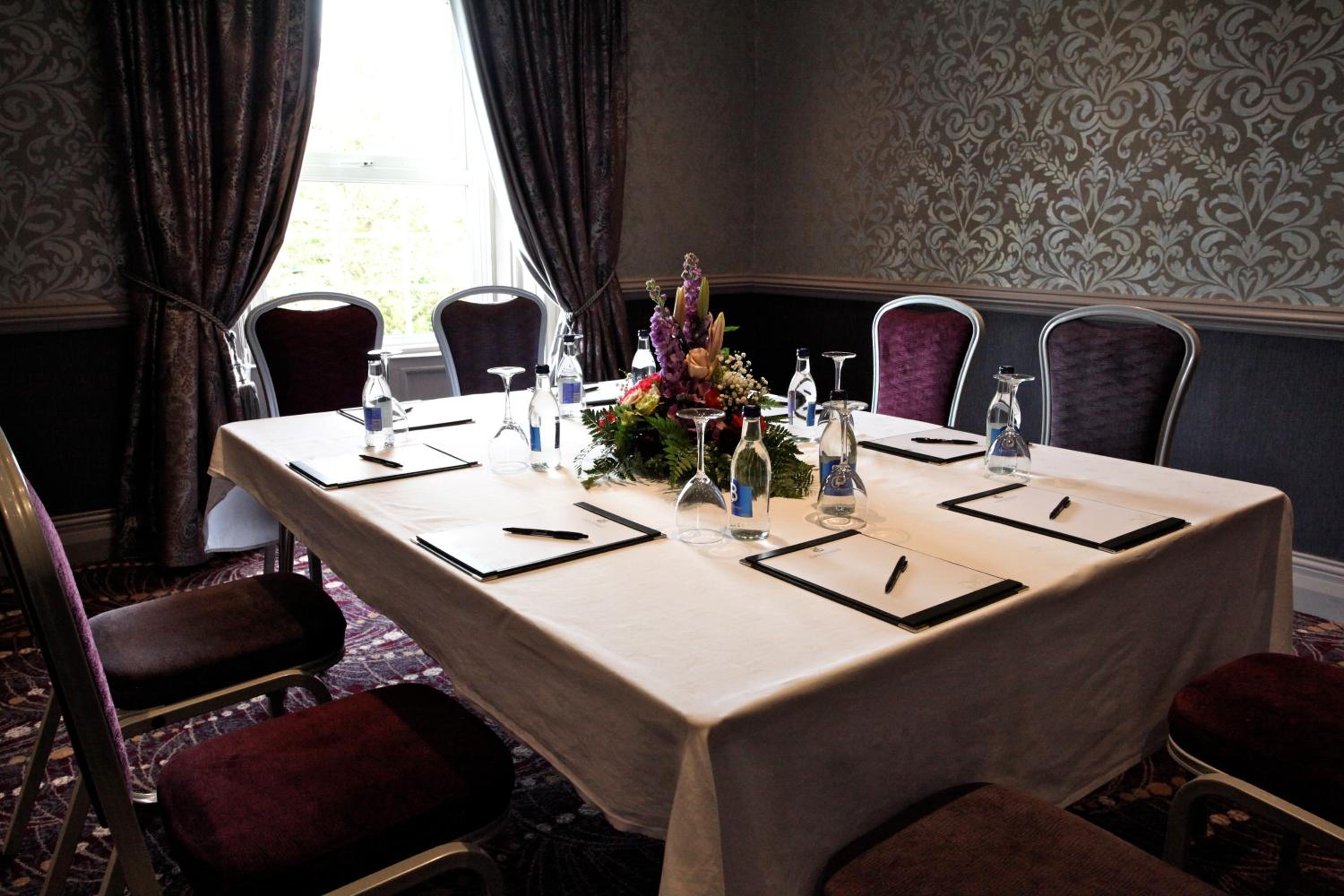 Greenvale Hotel & Restaurant 54/59