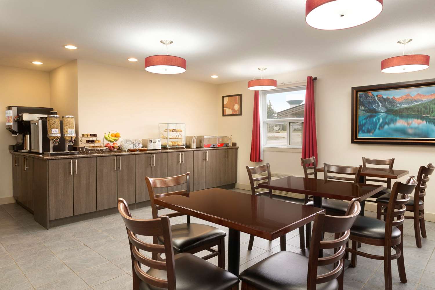 Travelodge by Wyndham Kindersley 20/23
