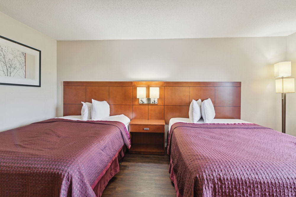Days Inn by Wyndham Toledo 13/37
