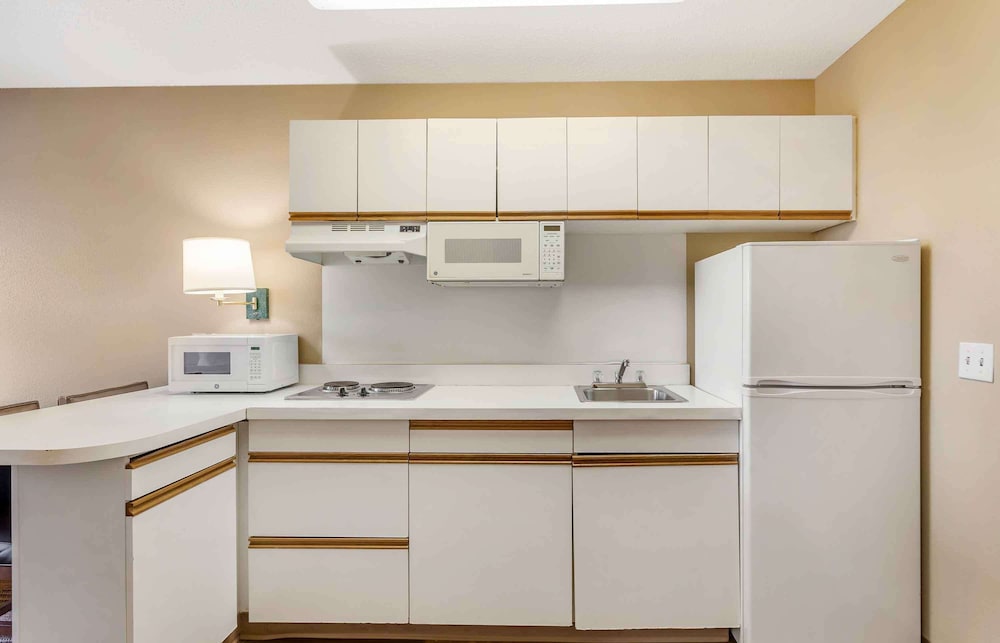 Extended Stay America - Chicago - Naperville - East 50/50