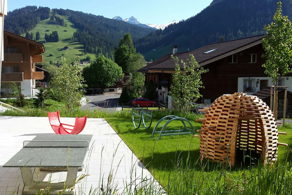 Saanen Gstaad Youth Hostel 38/41
