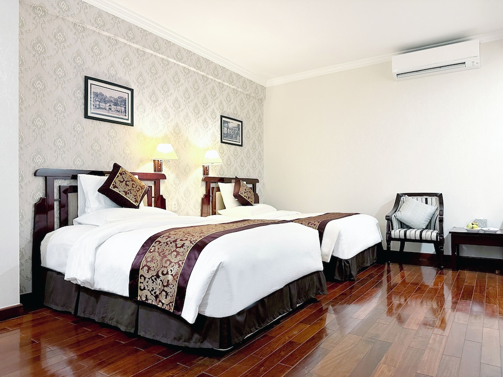 Rex Hotel Saigon 20/50