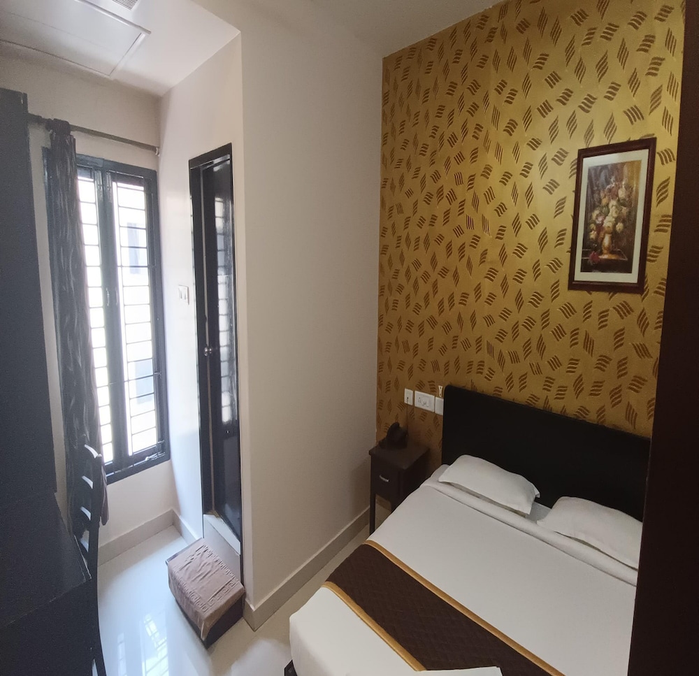 Balaji Residency 24/51