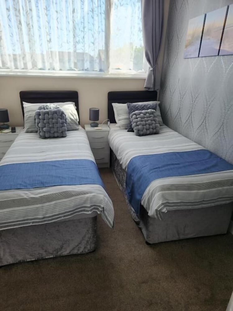OYO Twins Palms Guest House 10/59