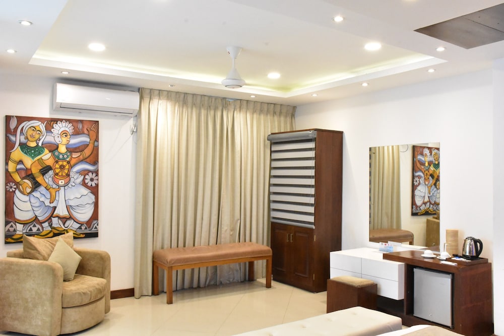 Kandy City Stay 54/78