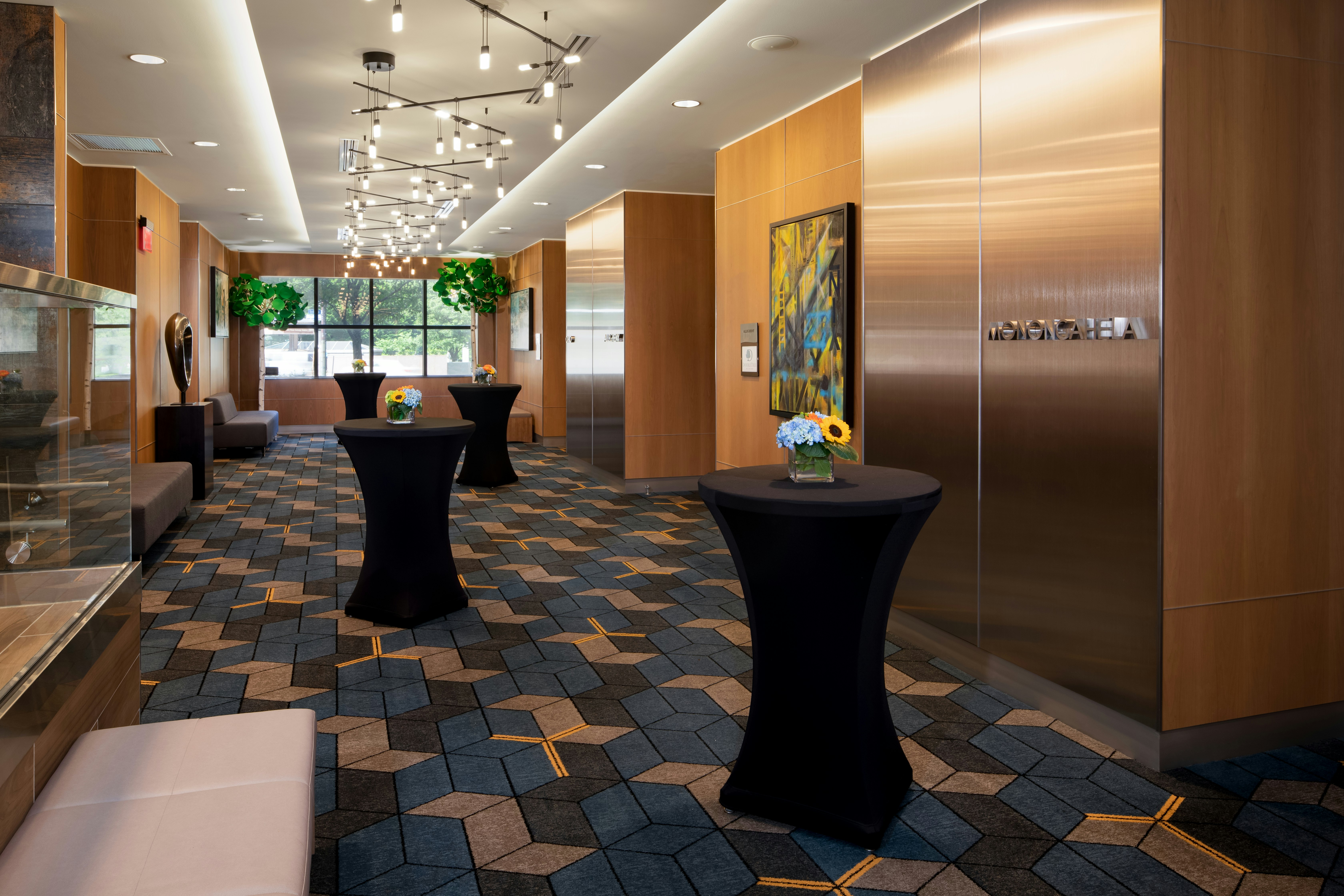 DoubleTree by Hilton Hotel & Suites Pittsburgh Downtown 16/81