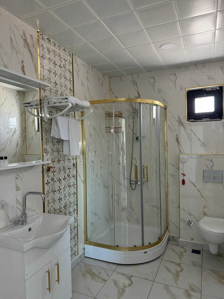 Ozsahin Otel 19/21